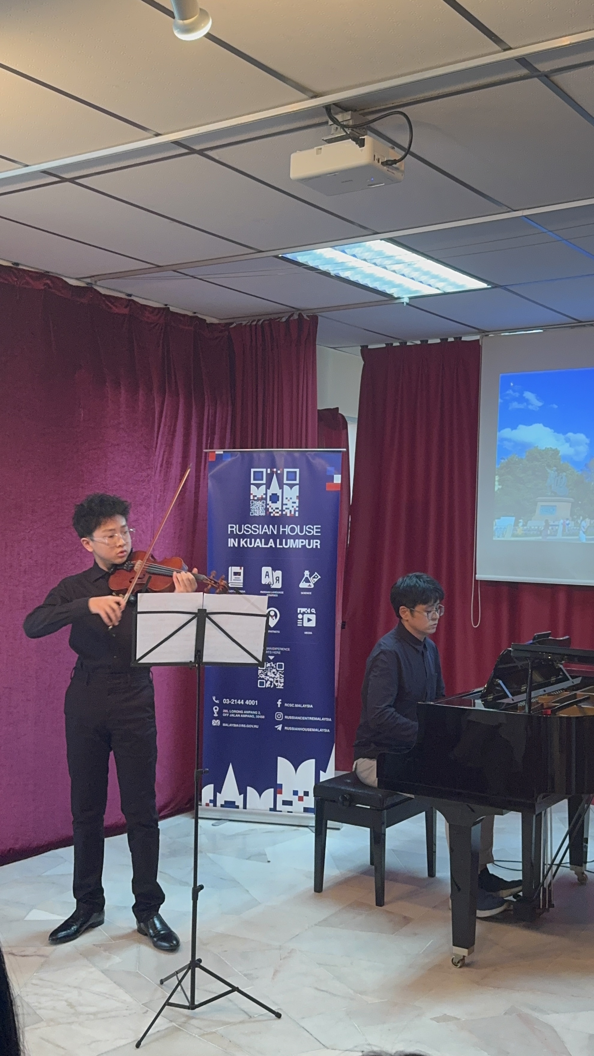 Stephen Hsia Performs at Russian House Kuala Lumpur